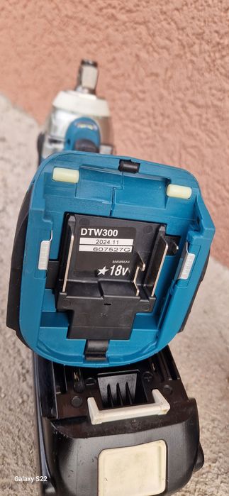 Makita pistol de impact pe acumulatori