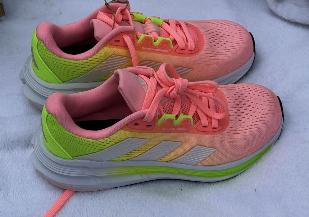Adidas уникални дамски сникърси нови 38 2/3
