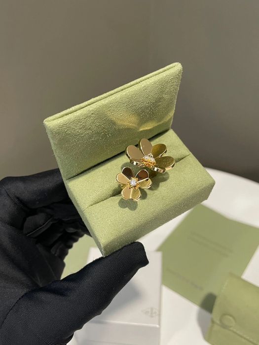 Позлатени бижута “Frivole” by Van Cleef & Arpels