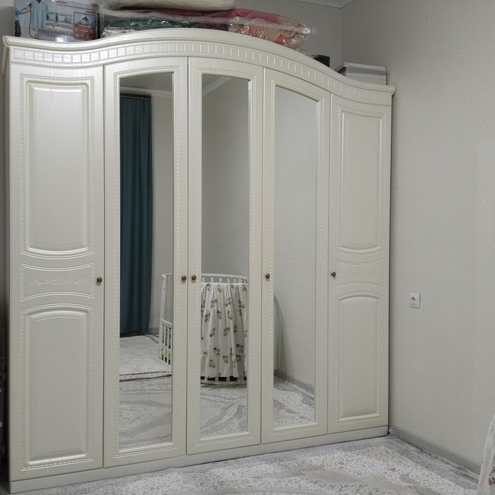 Спальный гарнитур