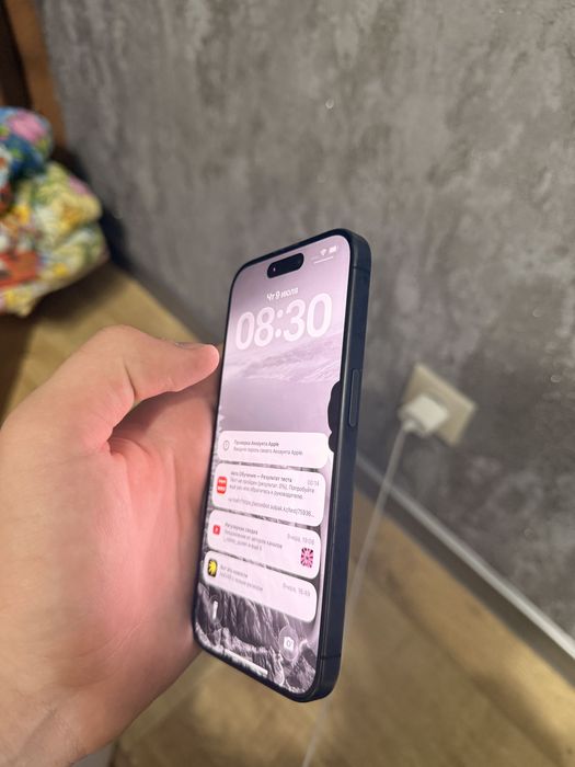 Продам iPhone 15 Pro
