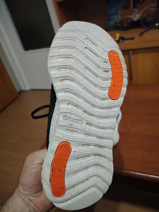 Vînd adidași alergare  Alphabosst Parley mărimea 40