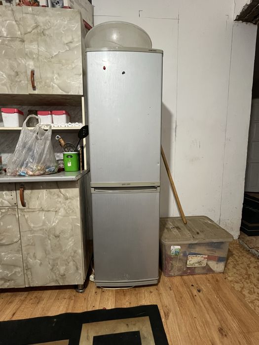 Холодильник морозилник холодильник