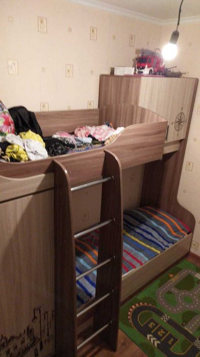 Двухъярусная кровать