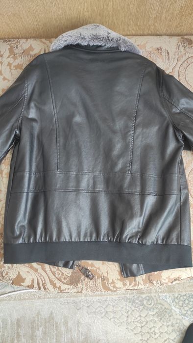 Продам кожанную куртку
