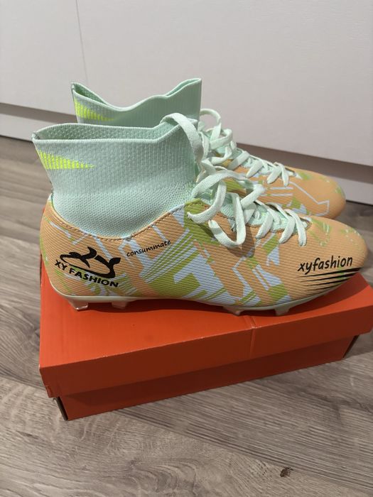 Vand ghete de fotbal XY fashion