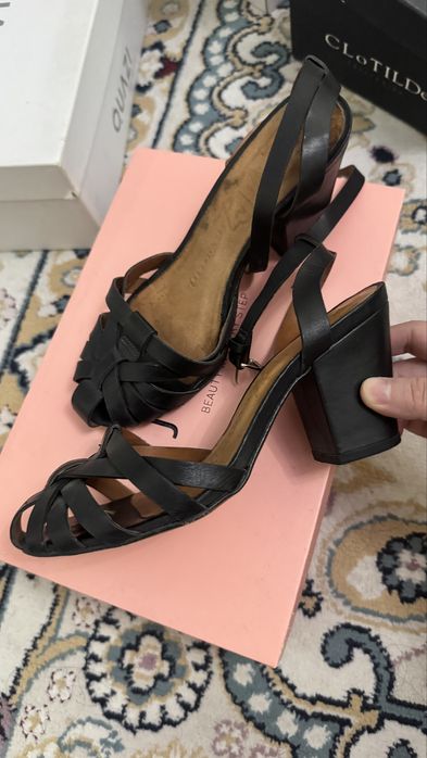 Туфли босоножки отдаю даром