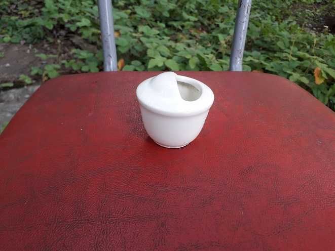 Продавам разни порцеланови изделия