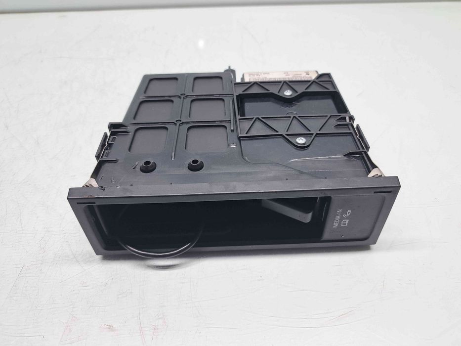 Unitate multimedia Volkswagen Passat B7 (362) [Fabr 2010-2014] 5N0035