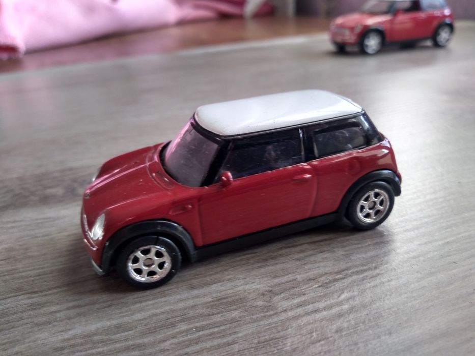 Лот три броя Mini Cooper