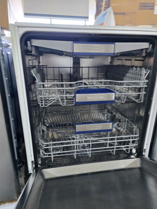 А+++Съдомиялна за под плот Бош/Bosch 15 комплекта