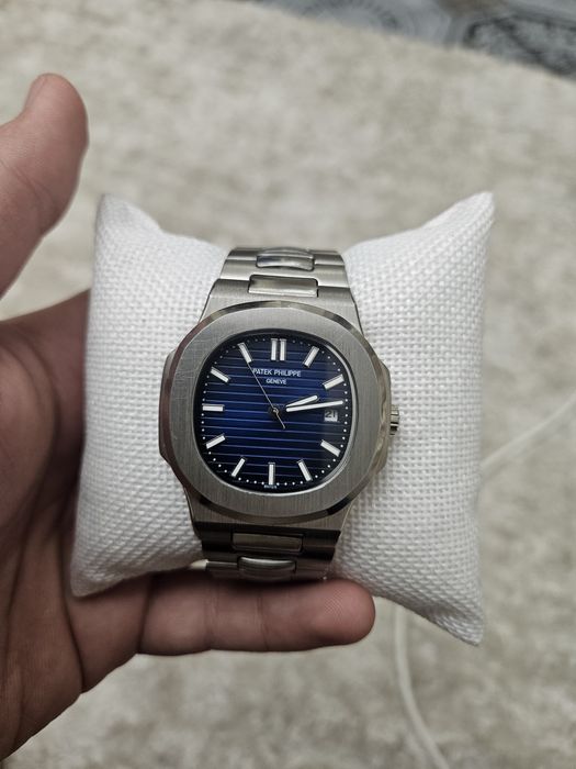 Продавам часовник