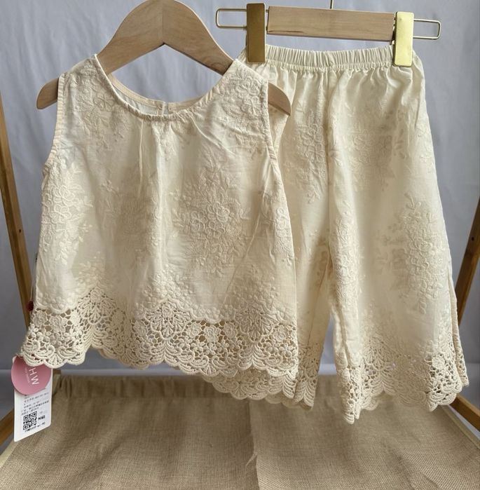 Летние платья и двойки девочкам