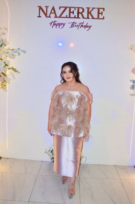 Продам шикарное платье