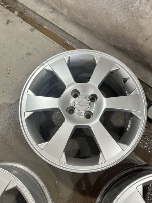 R 17 jentra diska 4/100