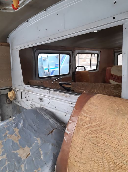 Автомобиль УАЗ-2206