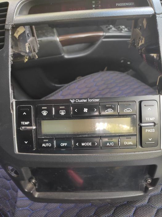 Хундай грандеуер , консуль от панели