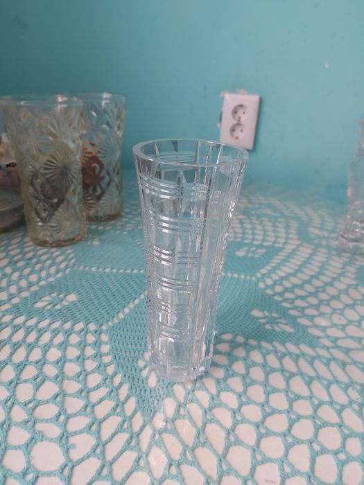 Продам хрустальные вазы