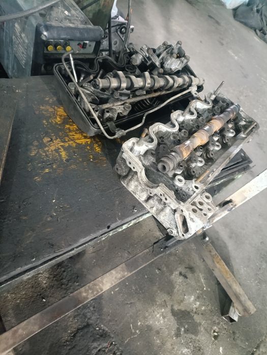 Головка на Мерседес 102 двигатель