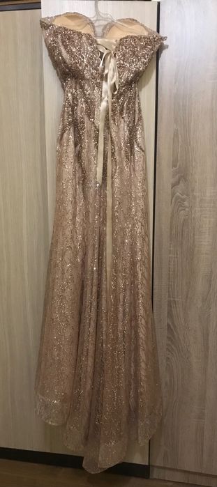 Абитуриентска рокля