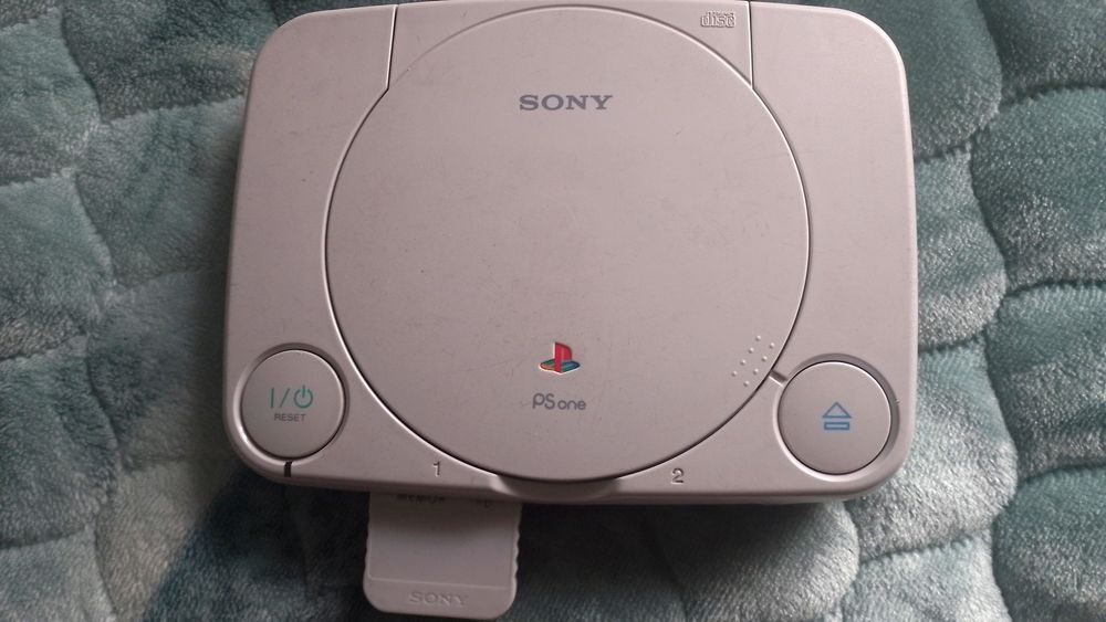 Продам приставку PS1