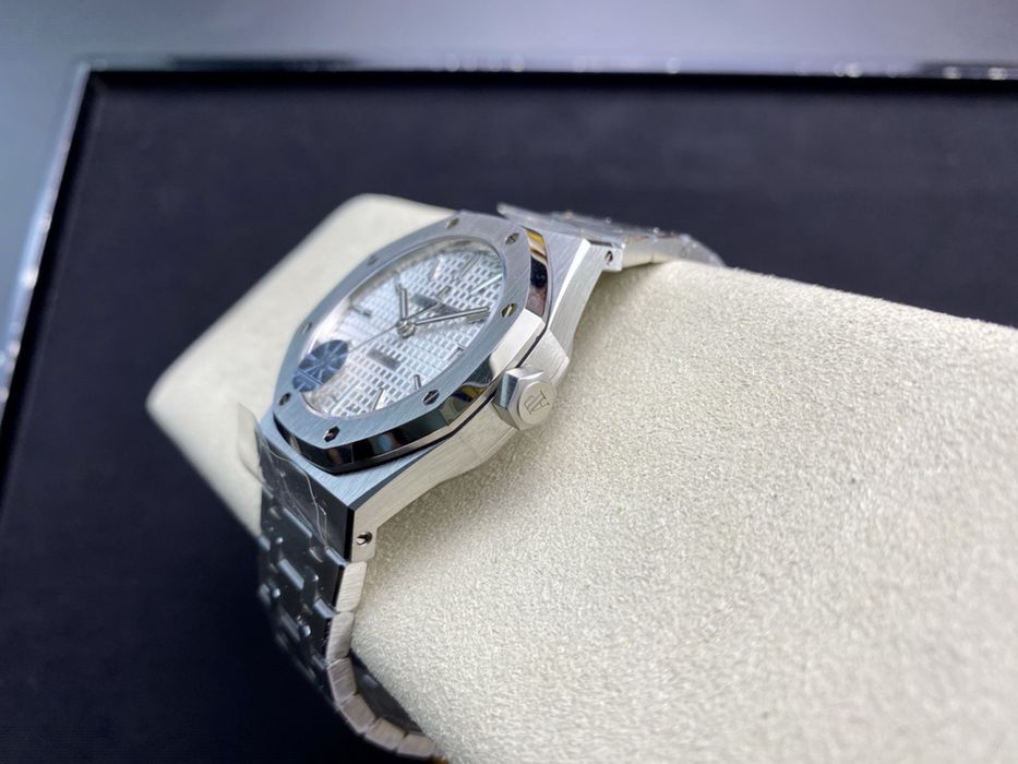 Audemars Piguet Royal Oak Automatic – Silver Dial-Full Box