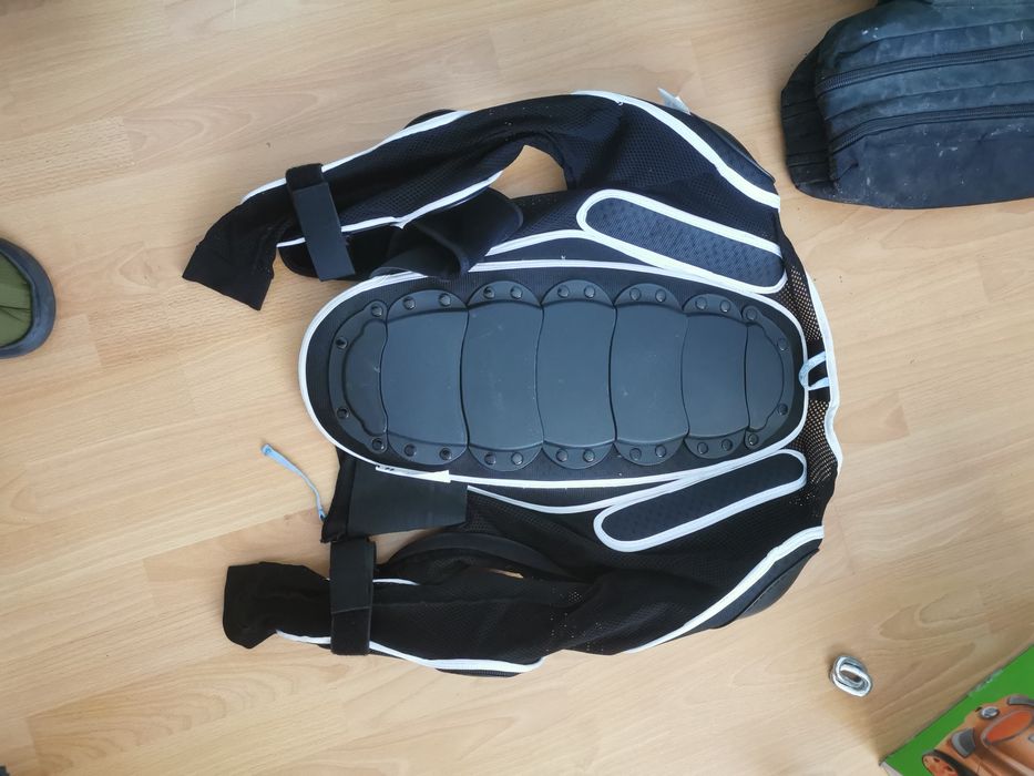 Броня sixsixone не е (fox,acerbis,leatt,poc,alpinestars)