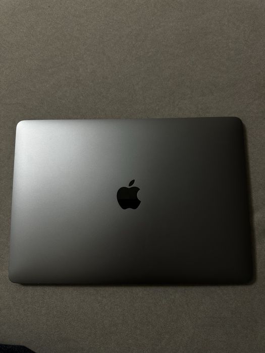 MacBook Air M1 2020 8/256 GB