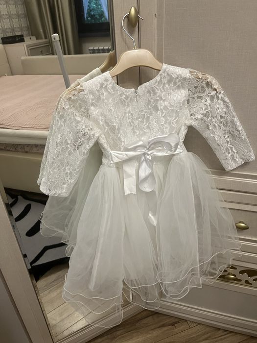 Платья на девочку, в очень хорошем состоянии.