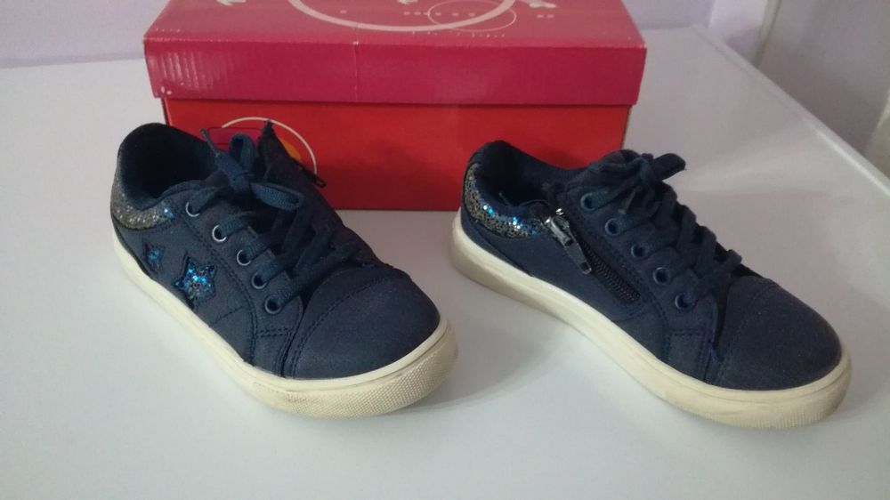 Кроссовки для девочки