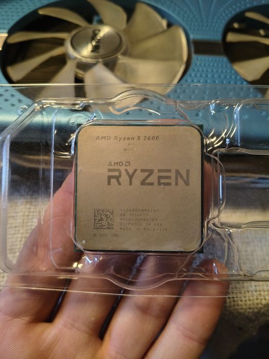 Kit gaming placa video și procesor