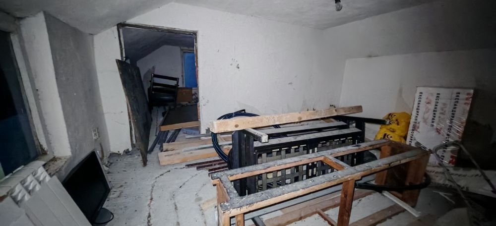 Продавам Къща в Беренде