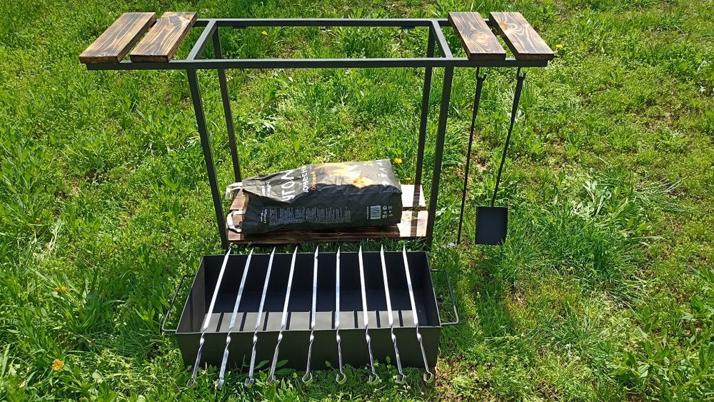 Продам мангалы с шампурами.