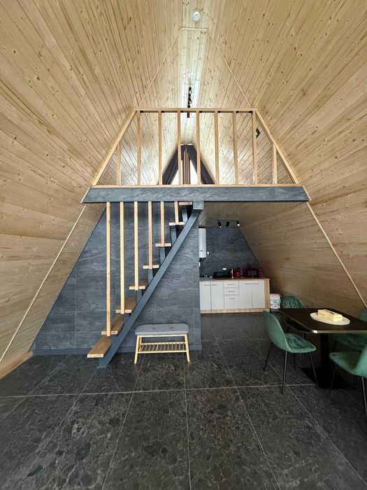 Scara interioara lemn masiv