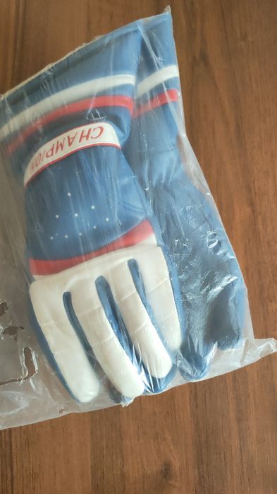 Перчатки хоккейные