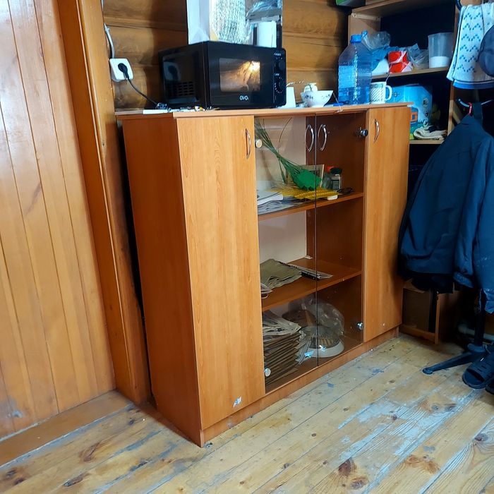 Офисная мебель стол шкаф