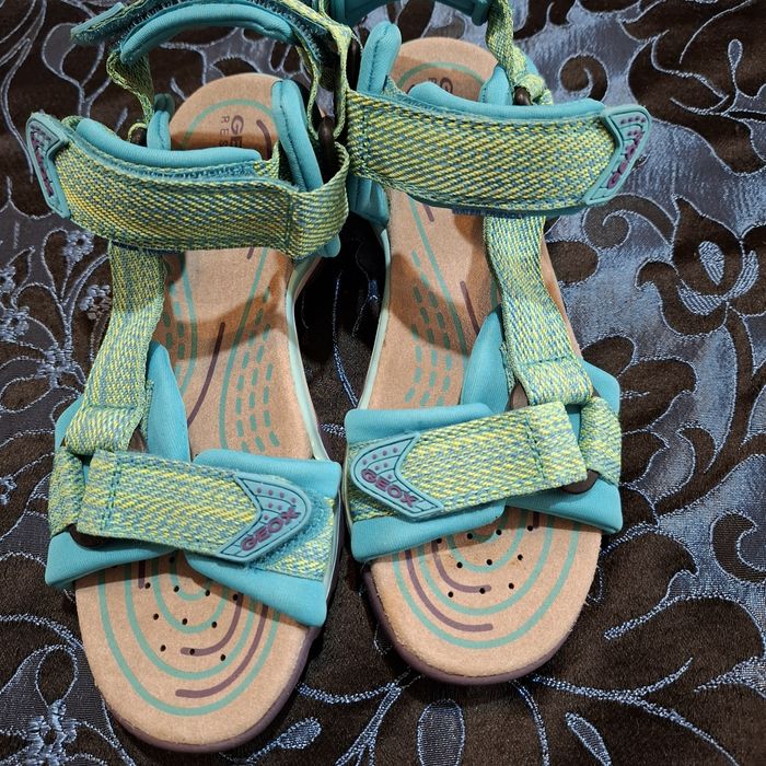 Продам сандали, новые!