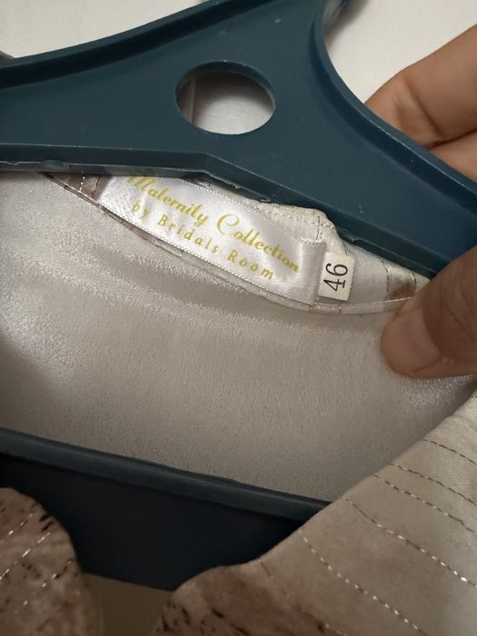 Продам нарядные платья.