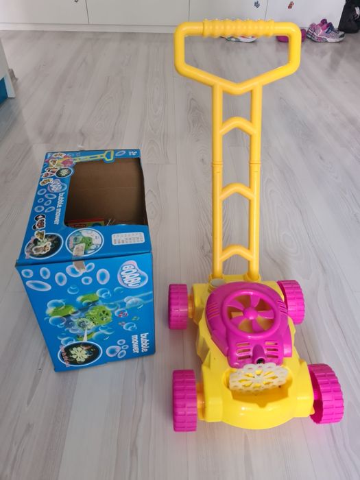 Mașina cu bule pentru copii