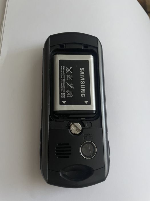 Telefon Samsung GT-B2710 ,liber retea, rezistent socuri