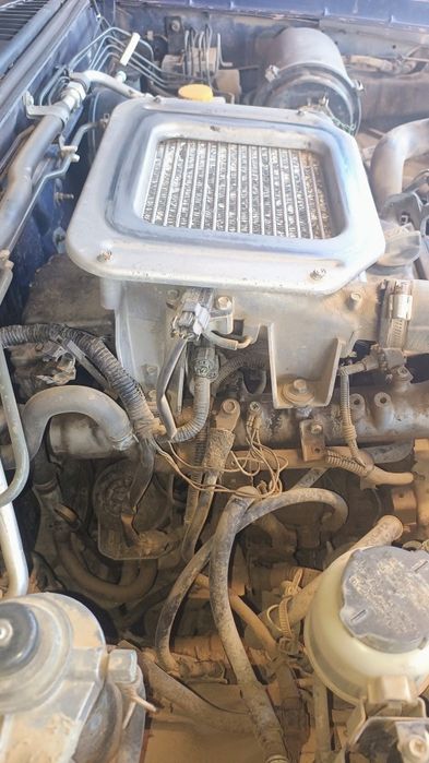 Vând motor Nissan Navara d22
