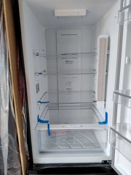 *Ново* Комбиниран Хладилник с долен фризер CHIQ 185.5 см No Frost