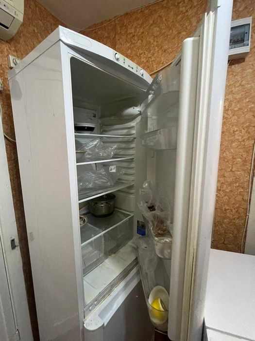 Б/у холодильник, рабочий (есть нюанс)
