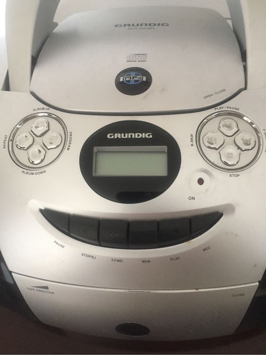 Radiocasetofon si CD player Grundig