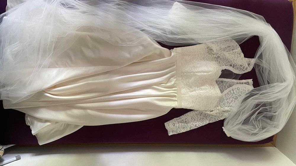 Rochie mireasa tafta ivoar cu dantela