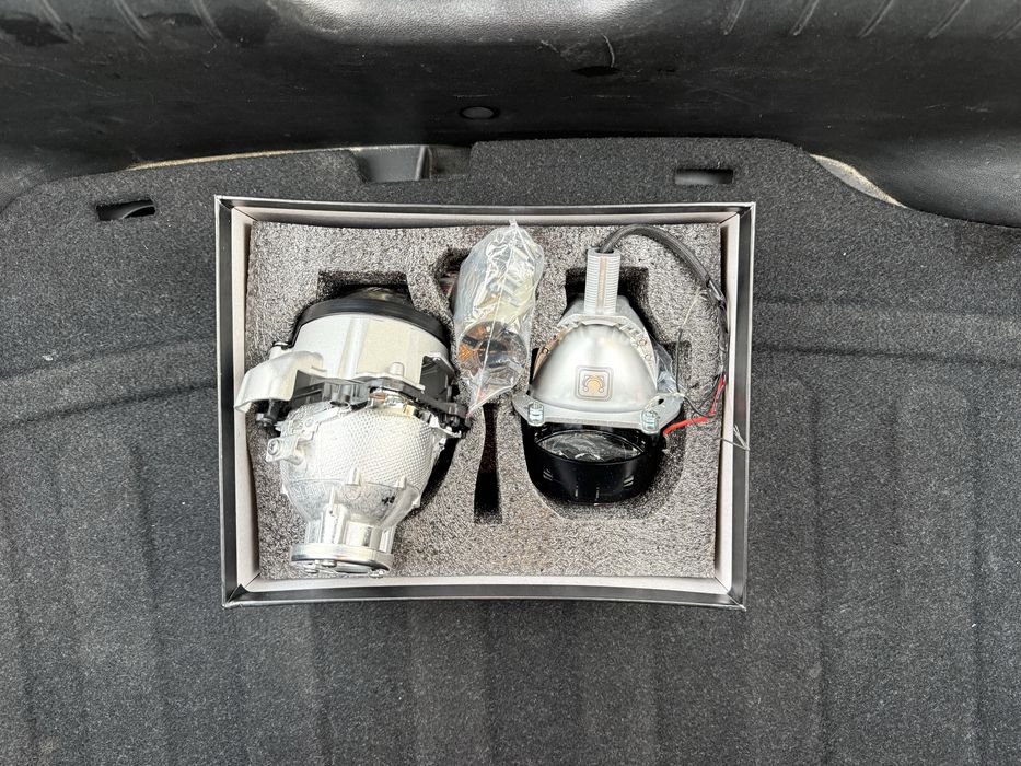 Линзы фар на Hyundai Elantra 2022 Elegance