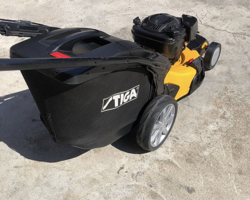 Masina de tuns iarba Briggs Stratton Stiga