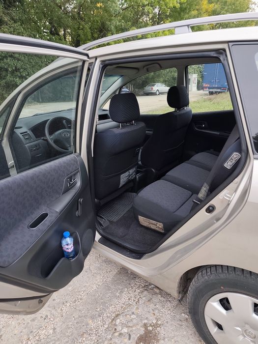 Toyota Corolla verso 4D4