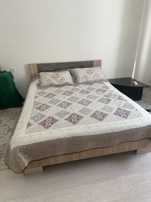 Срочно продам спальный гарнитур