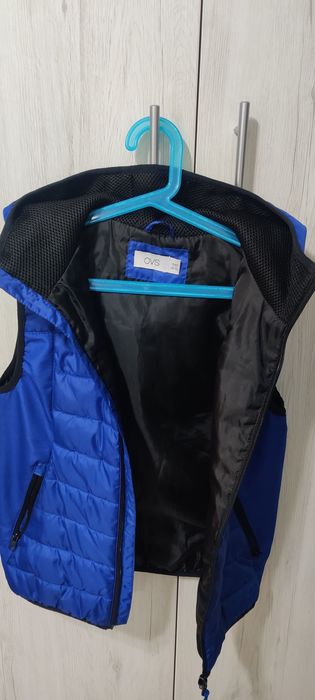 Vestă pentru băieți / copii OVS.Măsura 11-12 ani . 50 lei